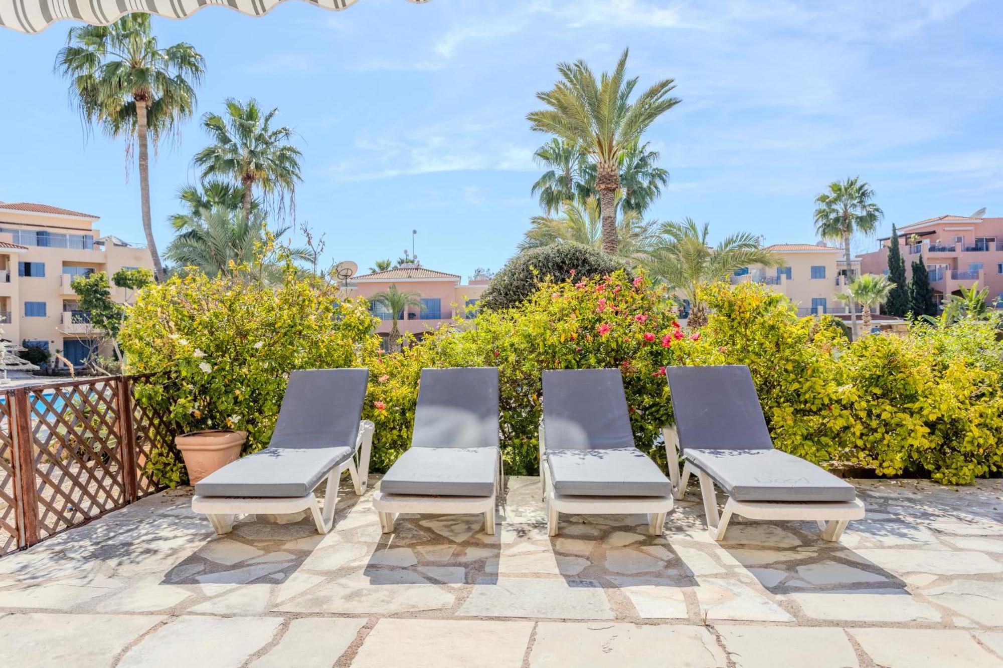 H&O Limnaria Elegance Pool View Apartment Paphos Exterior foto
