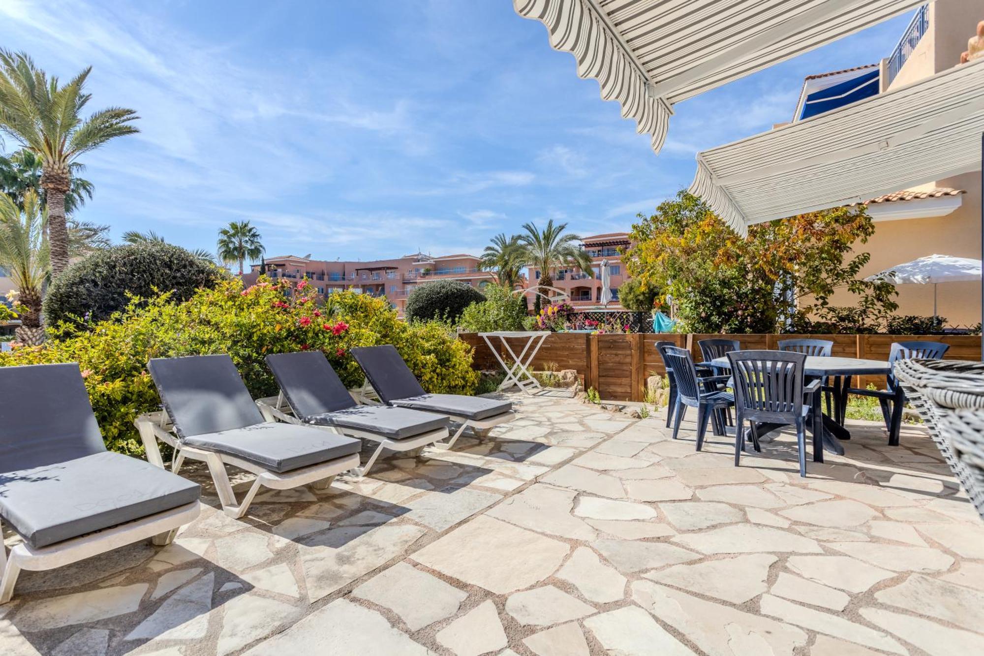 H&O Limnaria Elegance Pool View Apartment Paphos Exterior foto