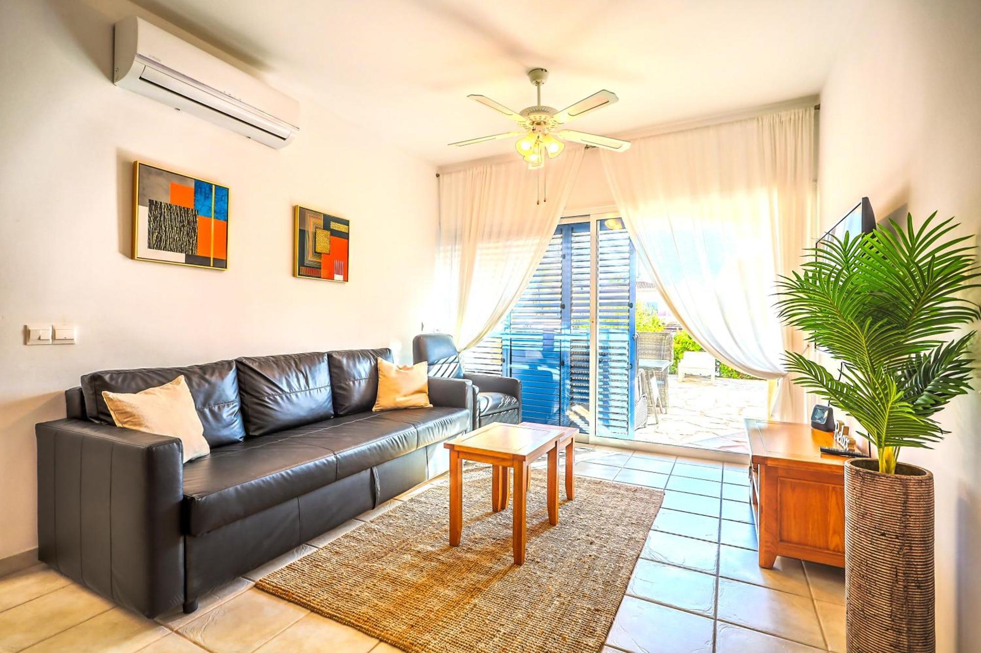 H&O Limnaria Elegance Pool View Apartment Paphos Exterior foto